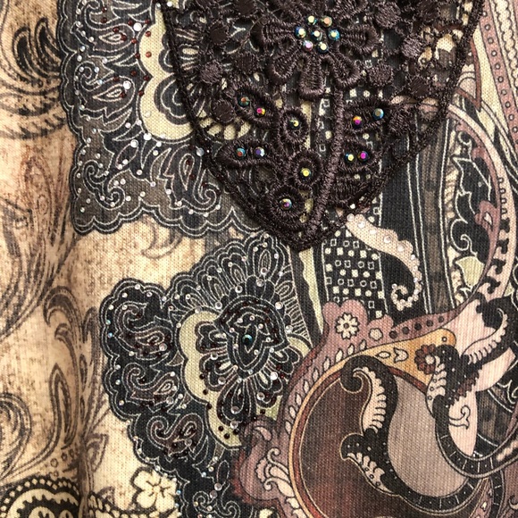 B.L.E.U. Embellished Plus Size 2X Top - Picture 4 of 5